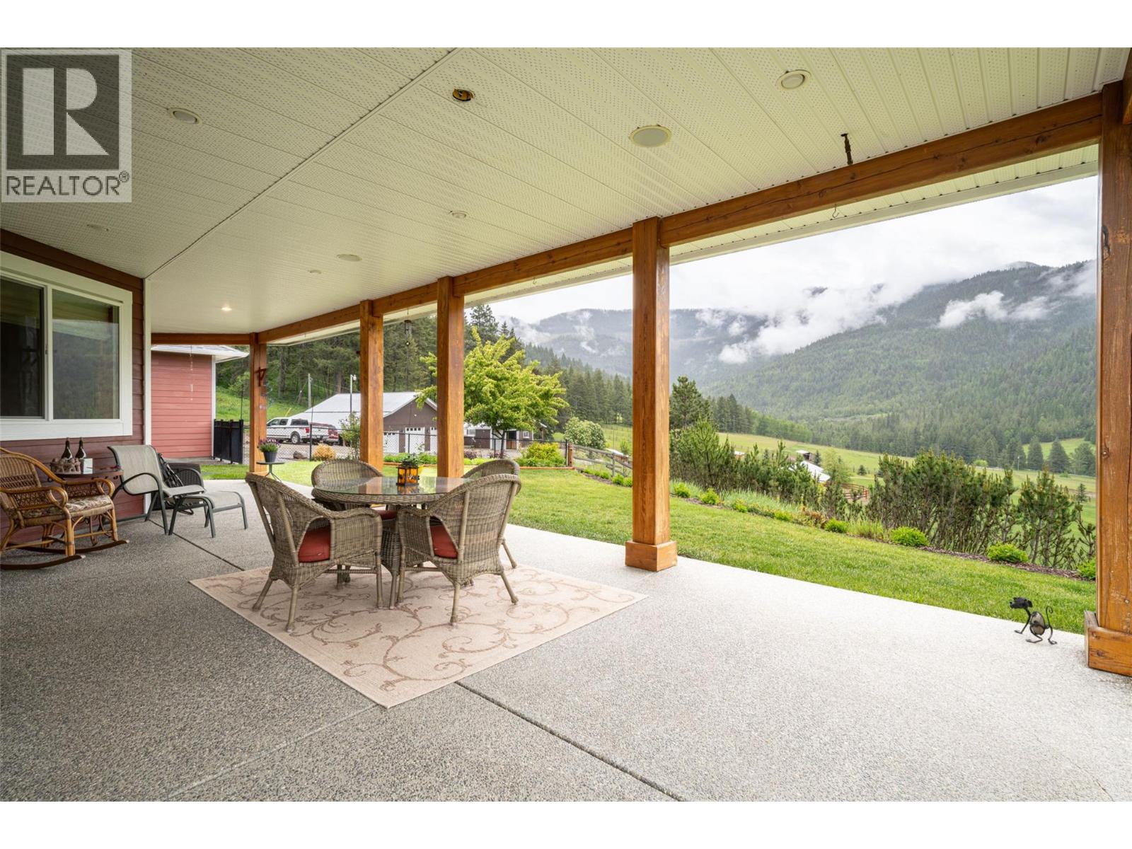 705 Creighton Valley Road, Lumby