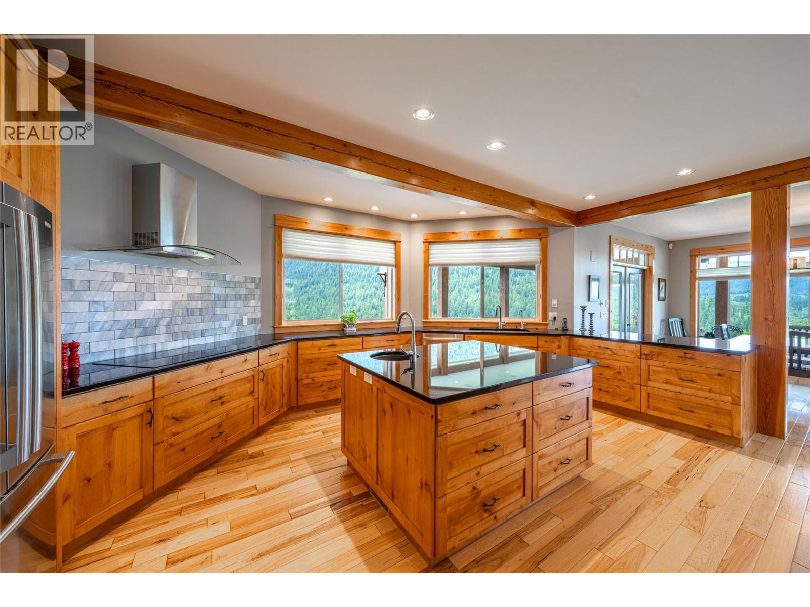 705 Creighton Valley Road, Lumby