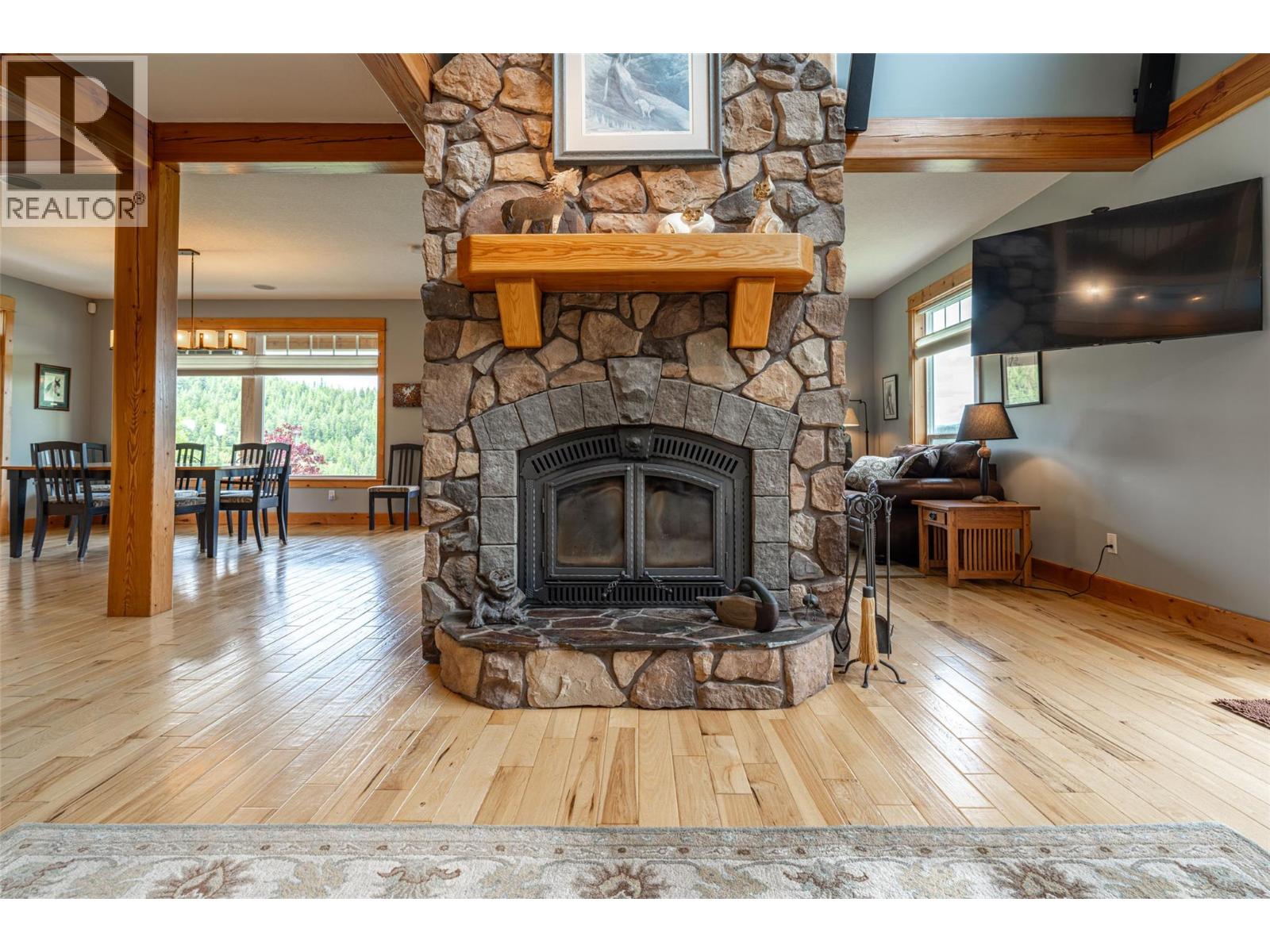 705 Creighton Valley Road, Lumby