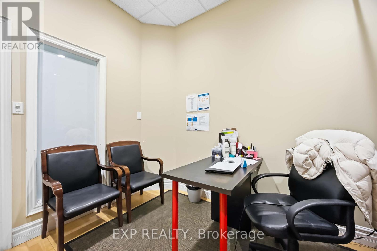 22 – 120 WEST BEAVER CREEK ROAD, Richmond Hill (Beaver Creek Business Park), Ontario