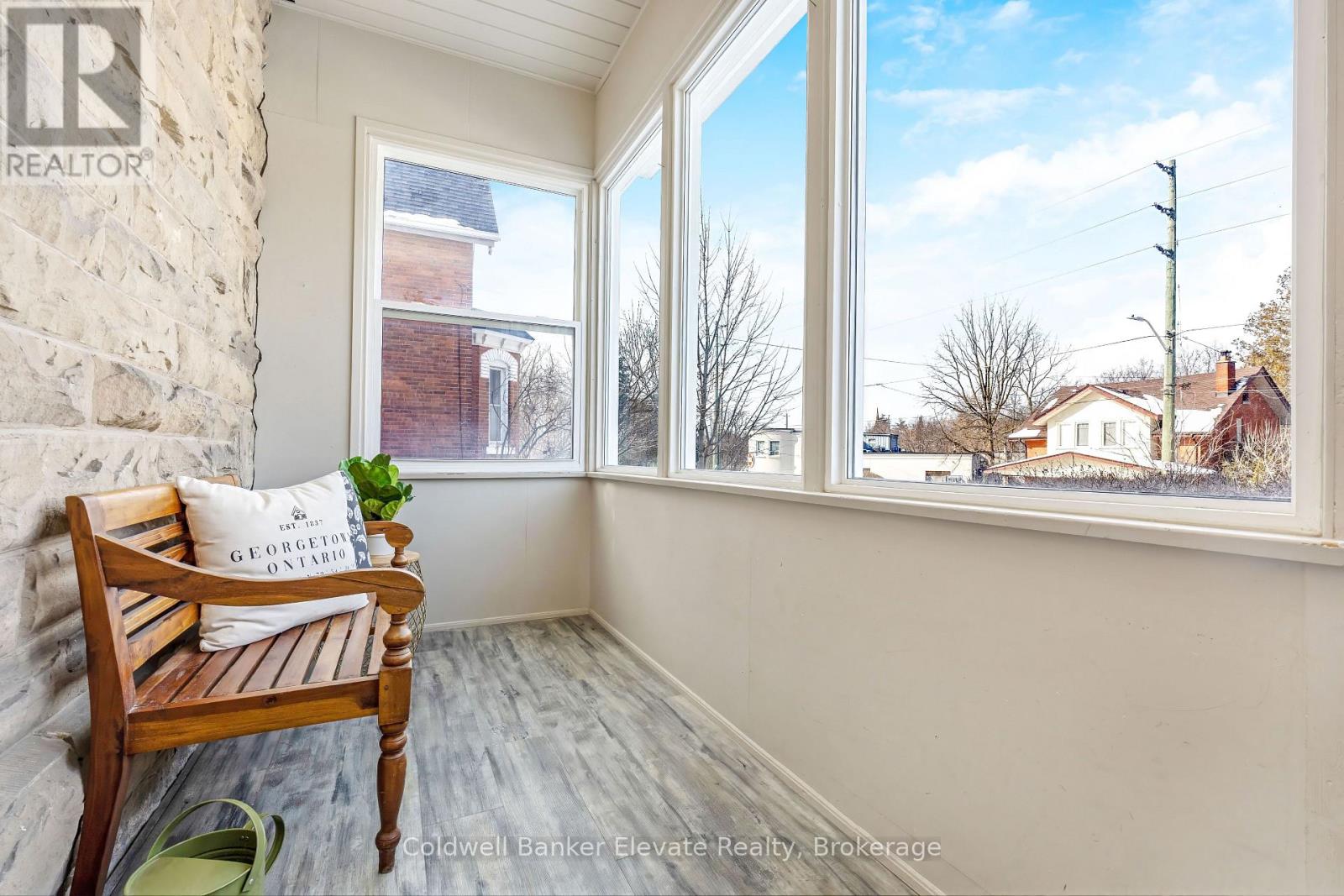 6 QUEEN STREET - Photo 4 of 50, Halton Hills (Georgetown), Ontario