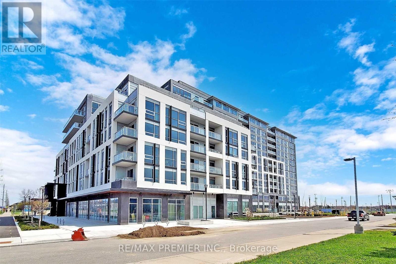 1050 Main Street East 1114