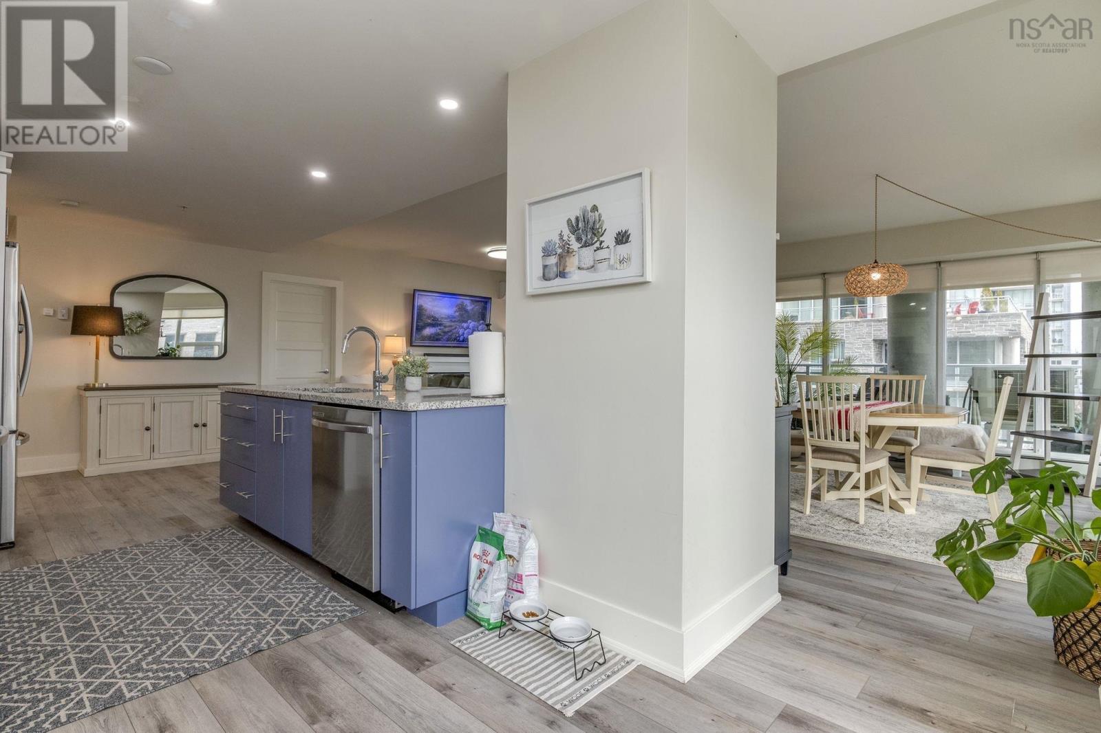 Property 24 of 42 of 305 15 Kings Wharf Place