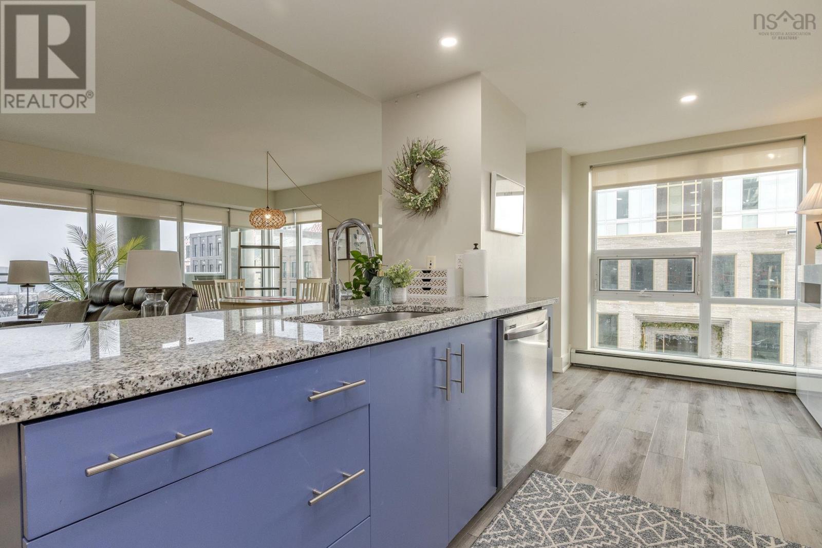 Property 22 of 42 of 305 15 Kings Wharf Place