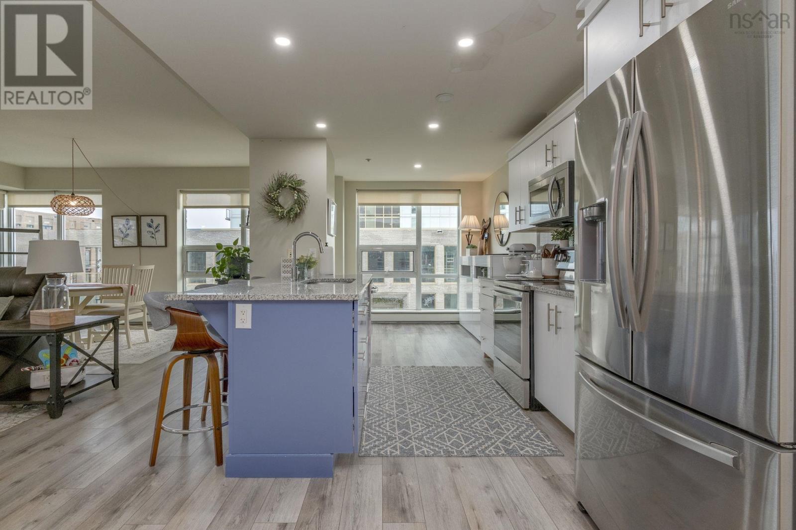 Property 28 of 42 of 305 15 Kings Wharf Place