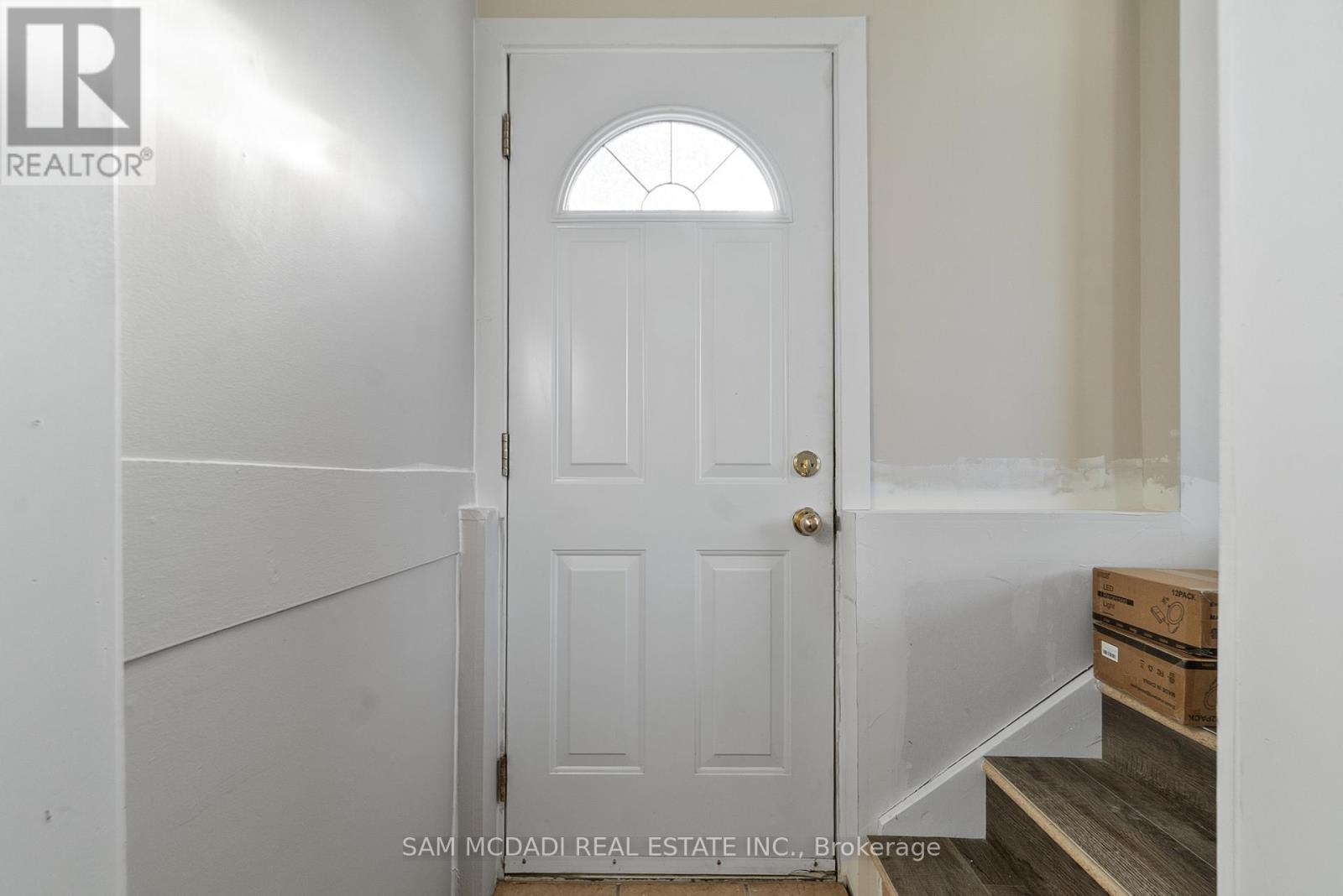 2709 LAURIER STREET - 19