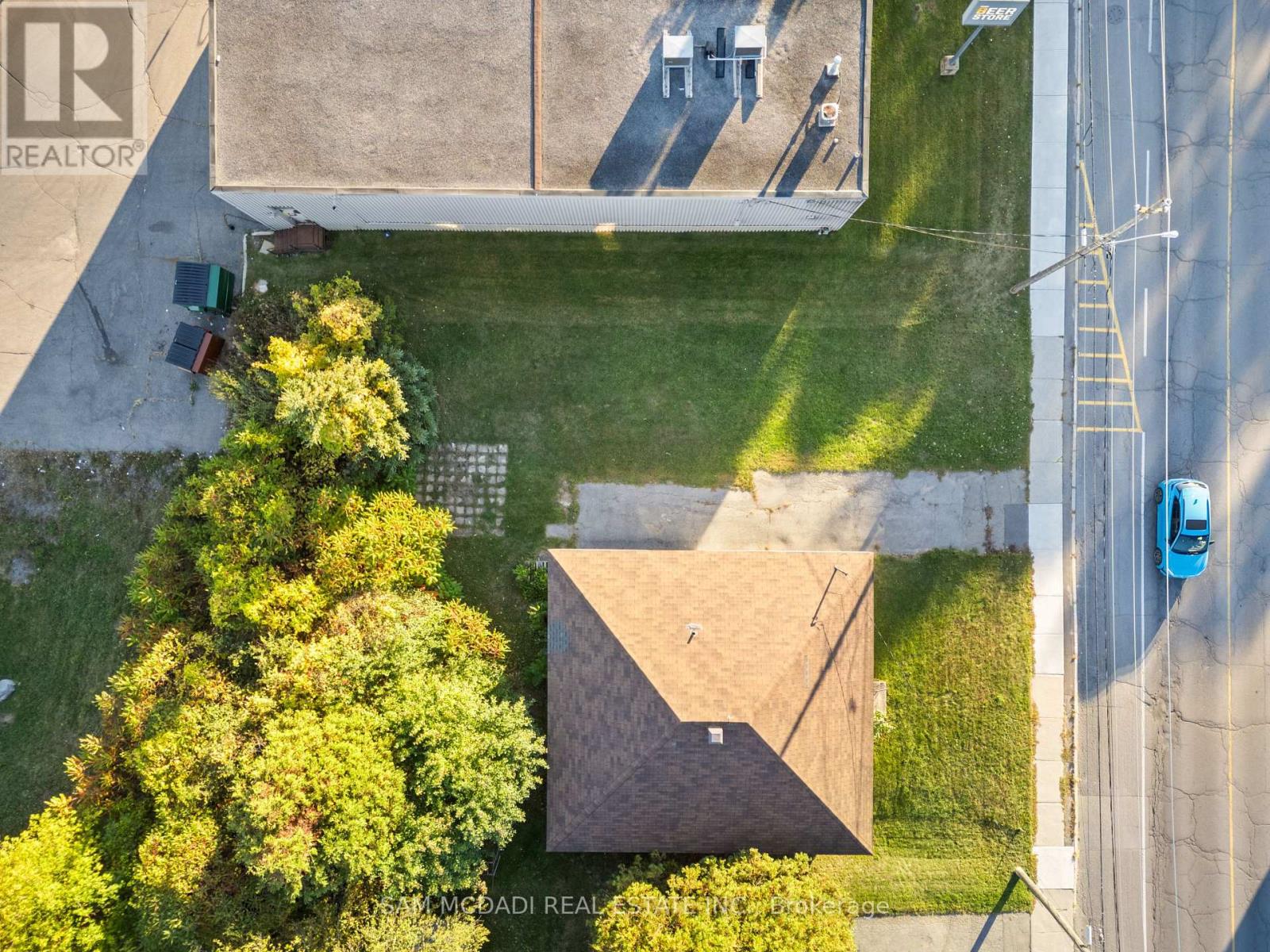2709 LAURIER STREET - 29