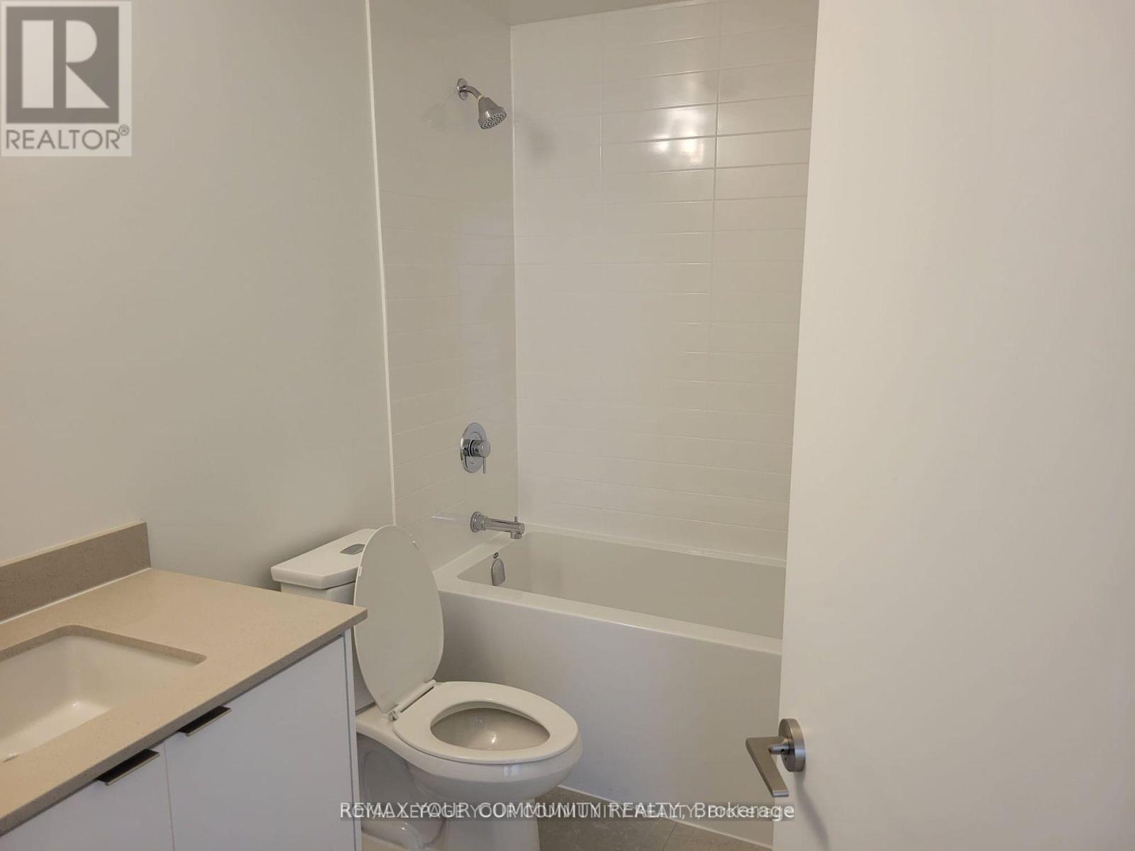 55 Duke Unit 1906 photo 5