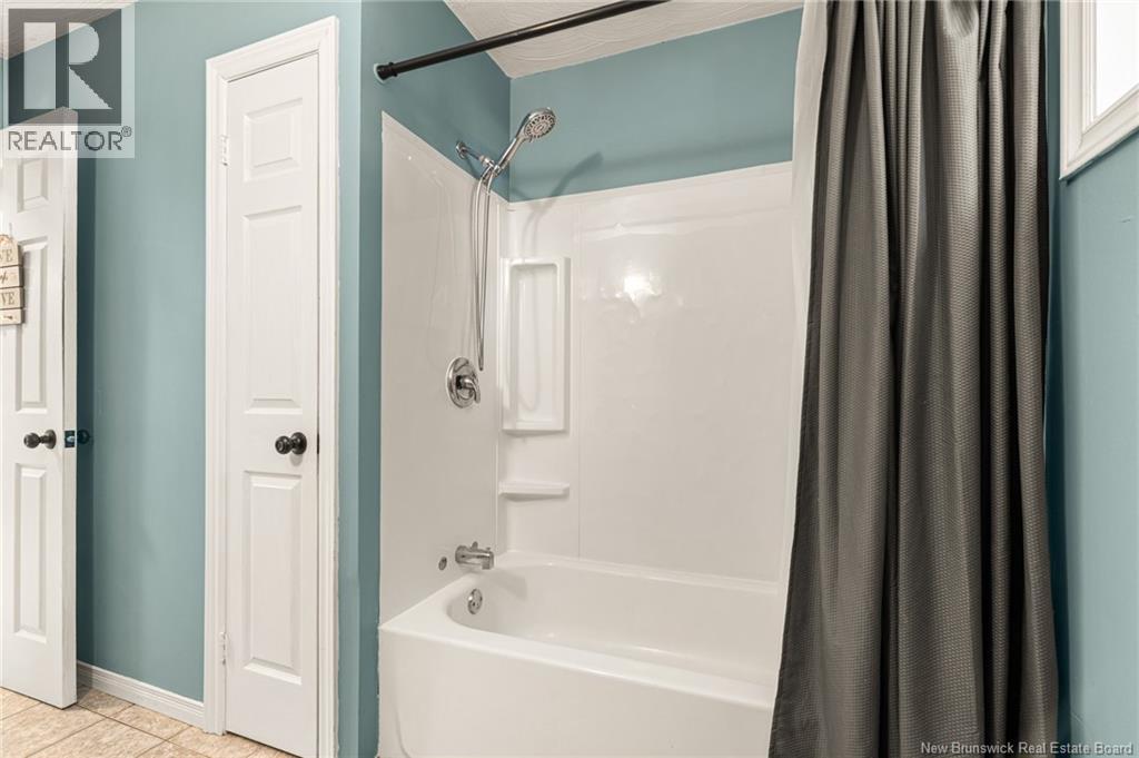 1673 Amirault Street - 12