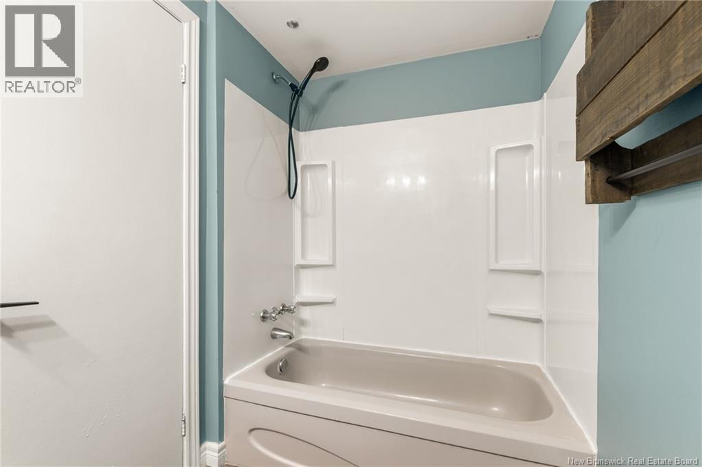1673 Amirault Street - 24