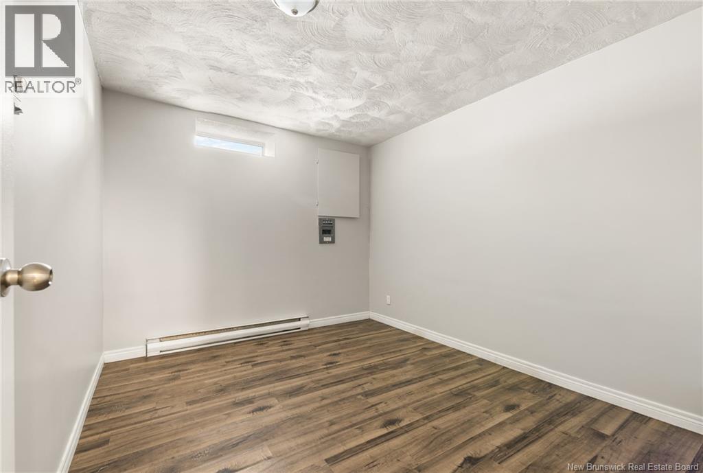 1673 Amirault Street - 25