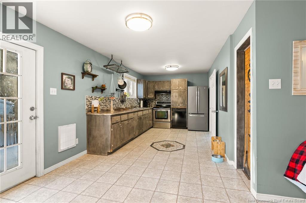 1673 Amirault Street - 6