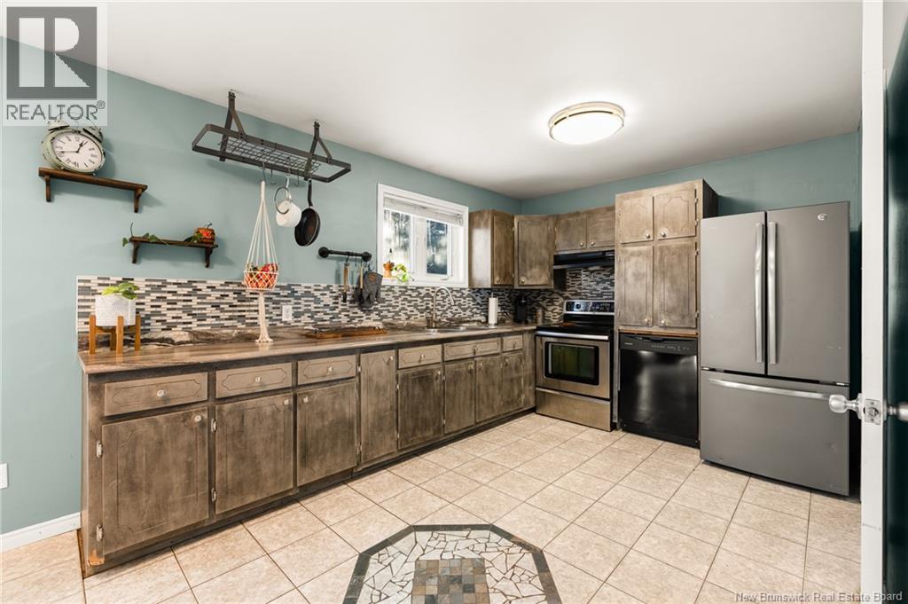 1673 Amirault Street - 7