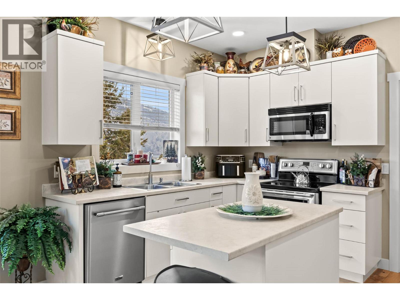 1200 Montgomery Place, Chase