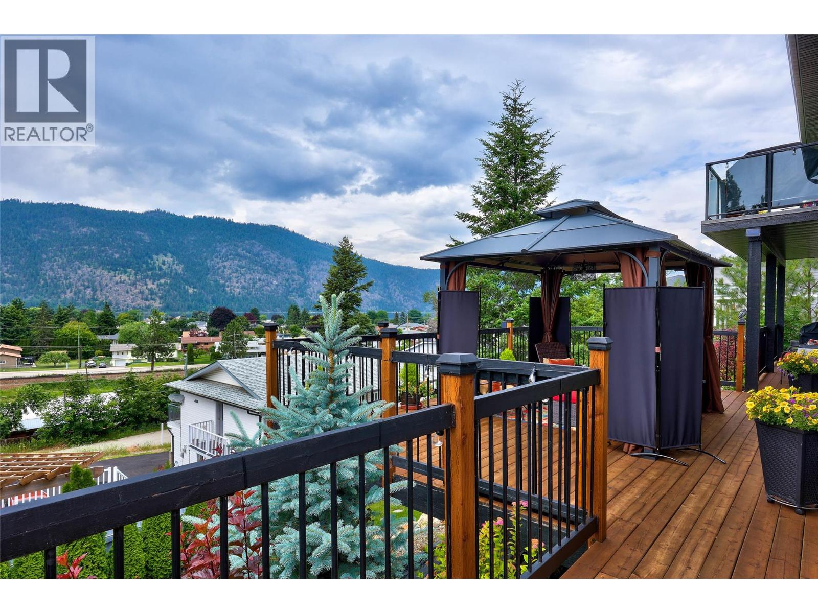 1200 Montgomery Place, Chase