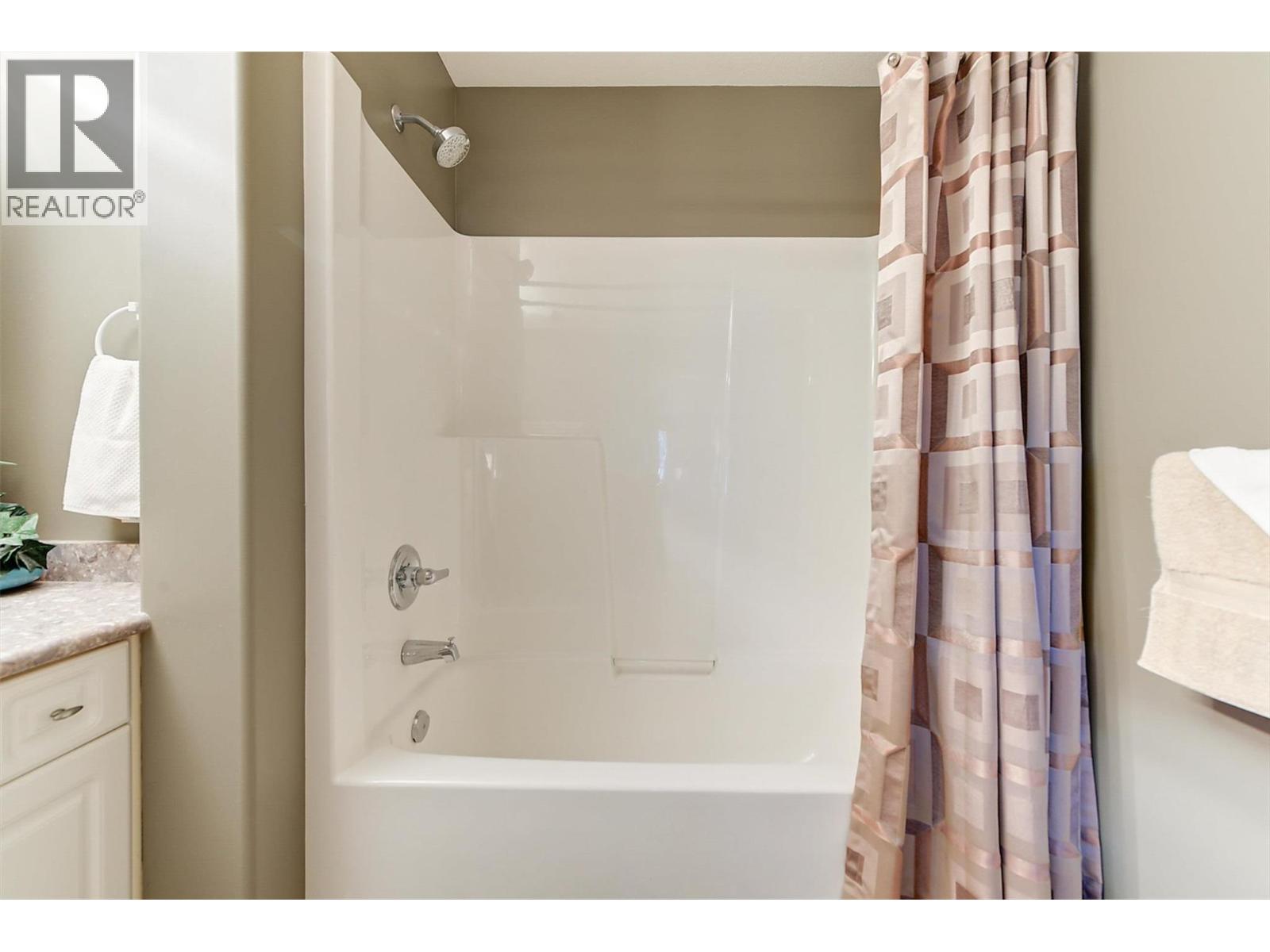 102 2300 Benvoulin Road, Kelowna