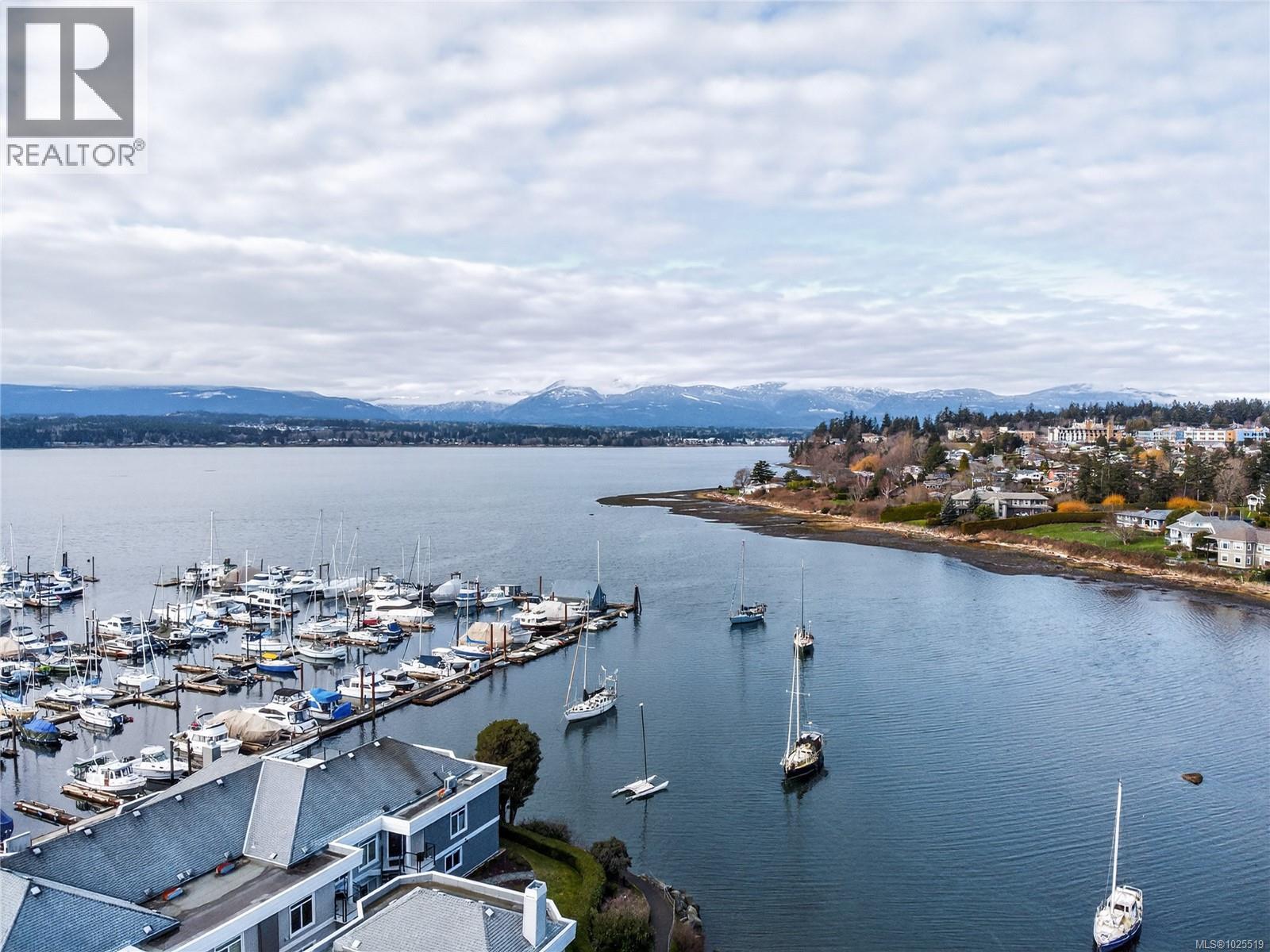 118 1807 Beaufort Ave, Comox