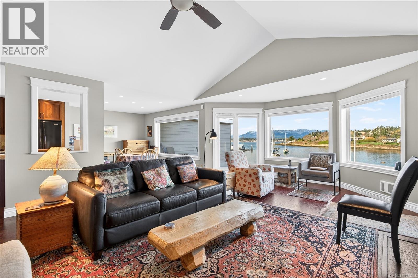 118 1807 Beaufort Ave, Comox