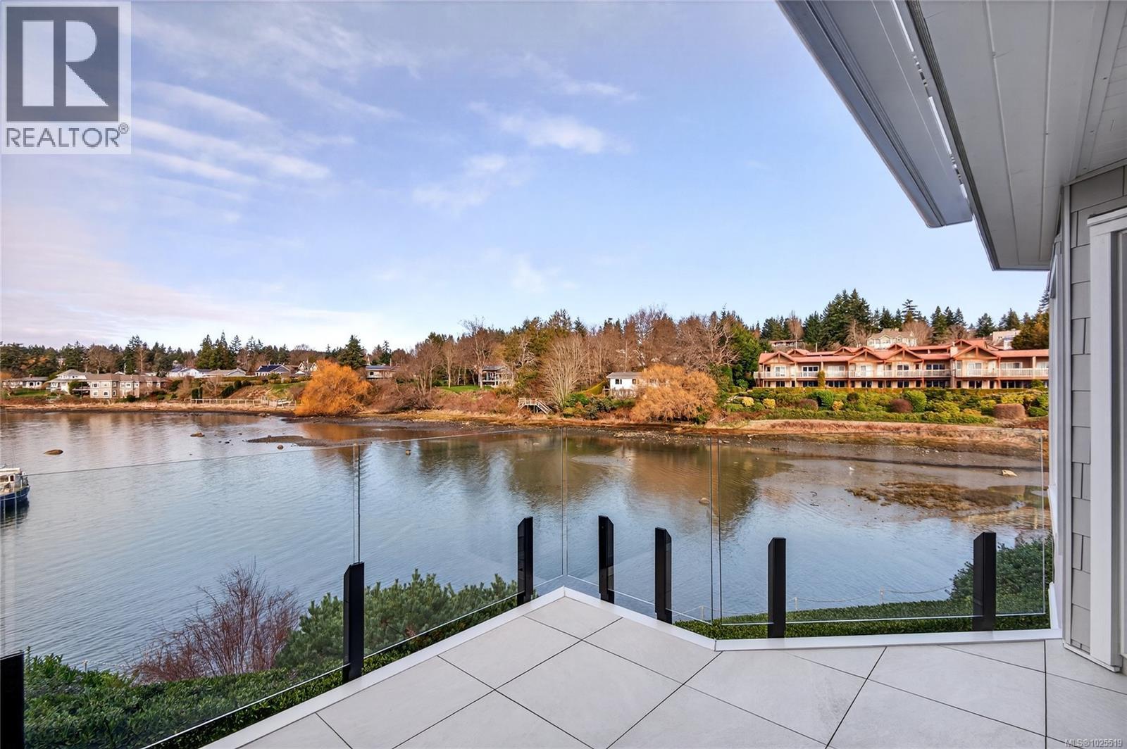 118 1807 Beaufort Ave, Comox