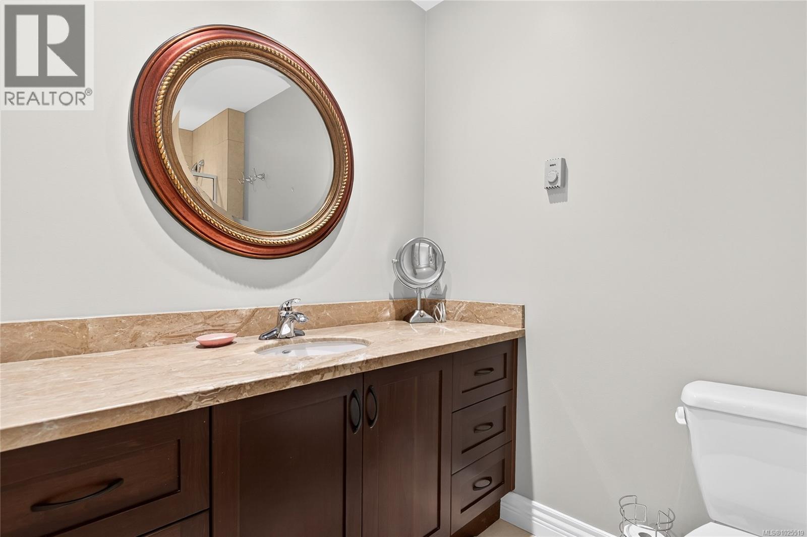 118 1807 Beaufort Ave, Comox