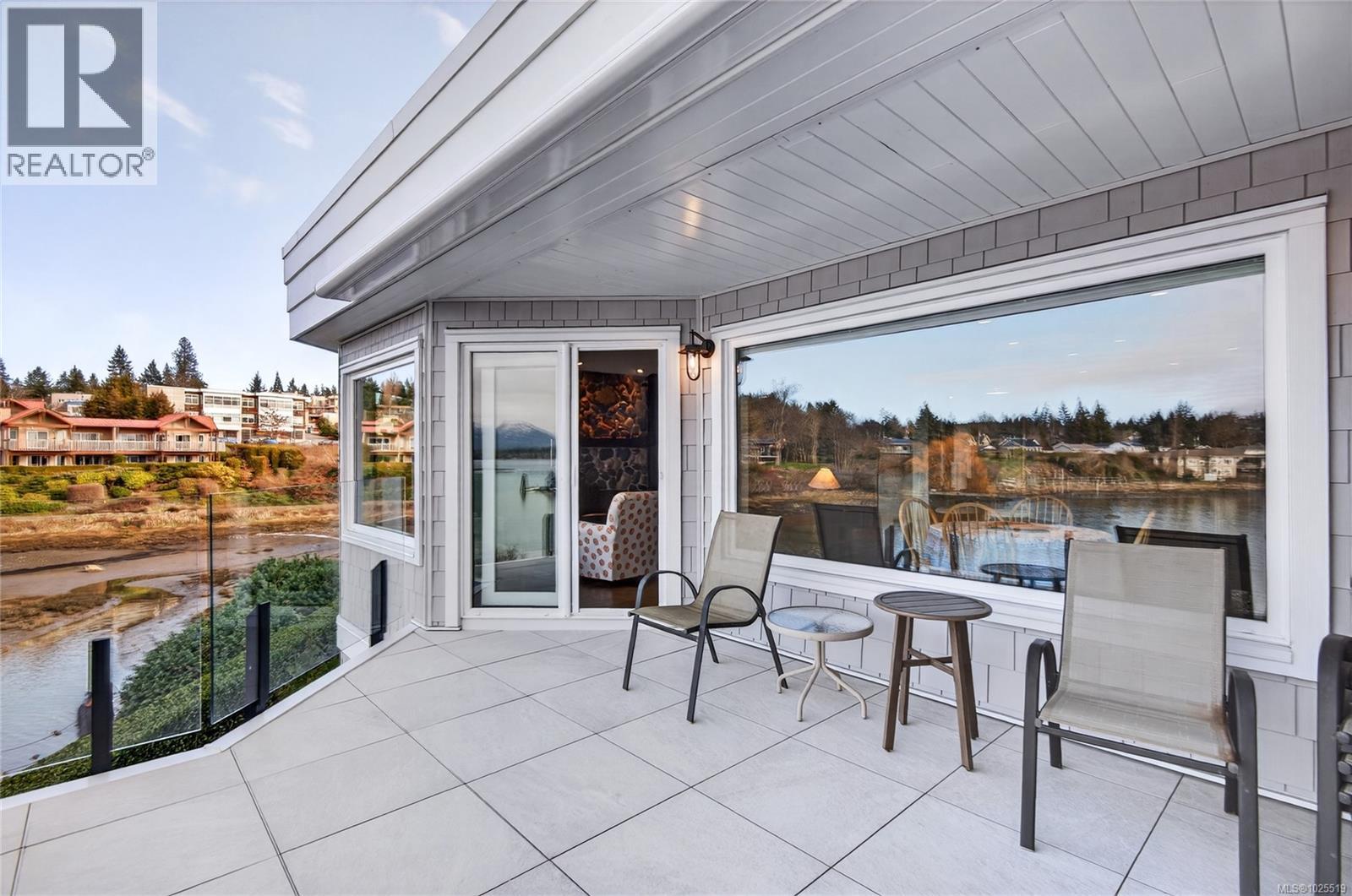 118 1807 Beaufort Ave, Comox