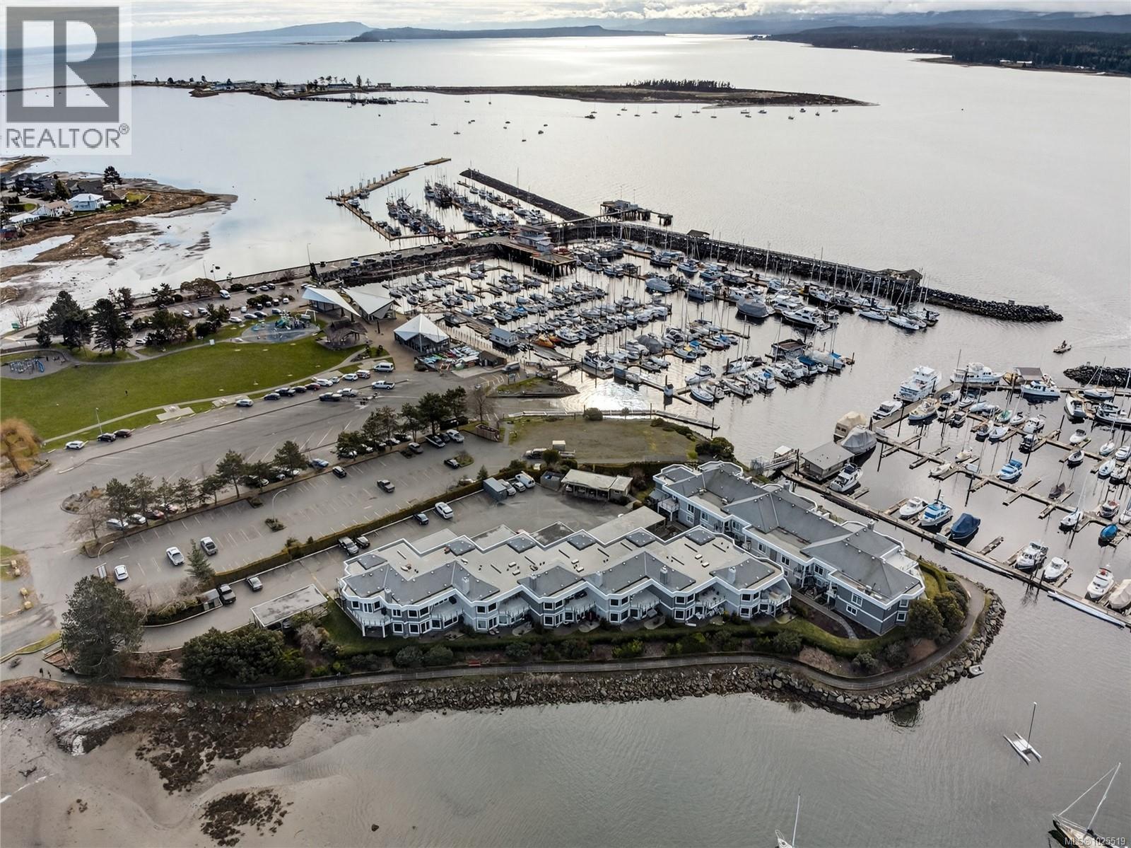 118 1807 Beaufort Ave, Comox