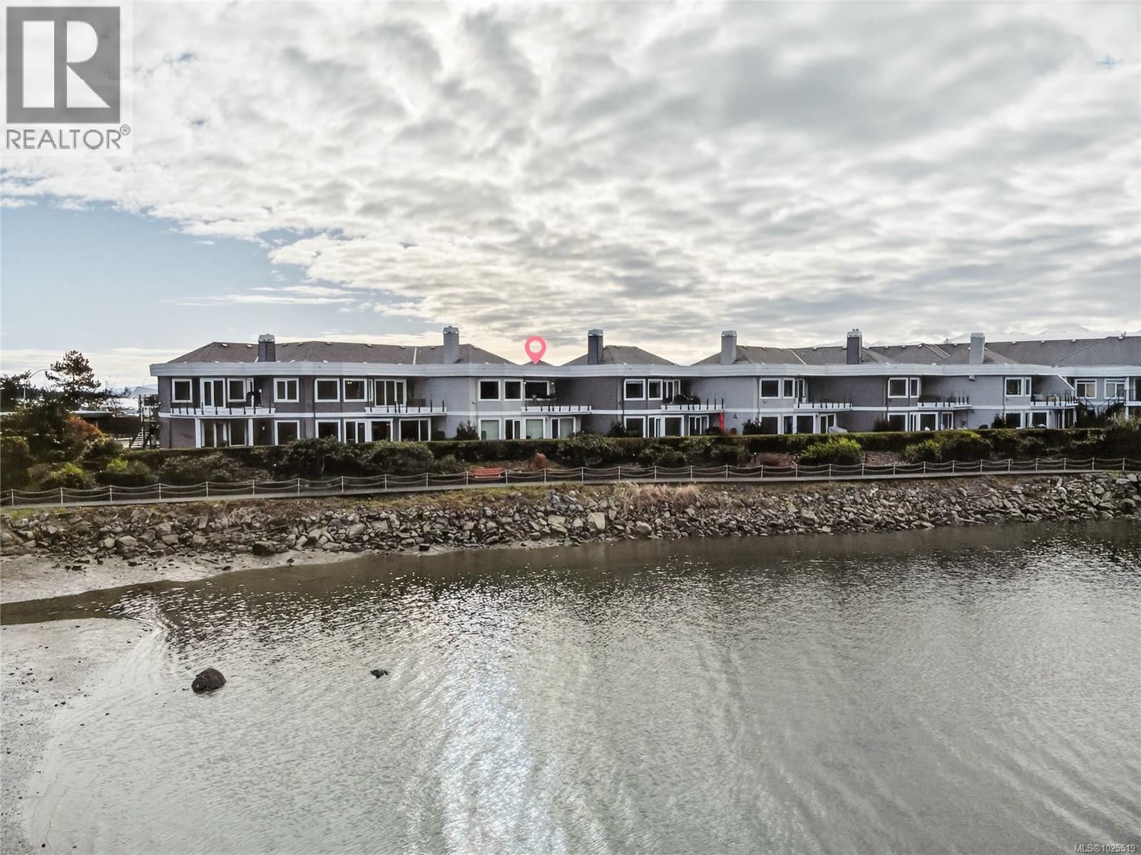 118 1807 Beaufort Ave, Comox