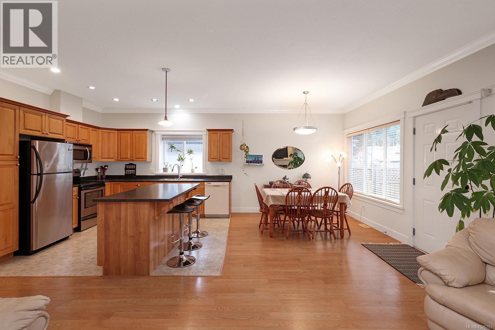 3311 Eighth St, Cumberland