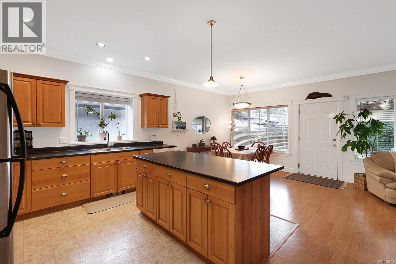 3311 Eighth St, Cumberland