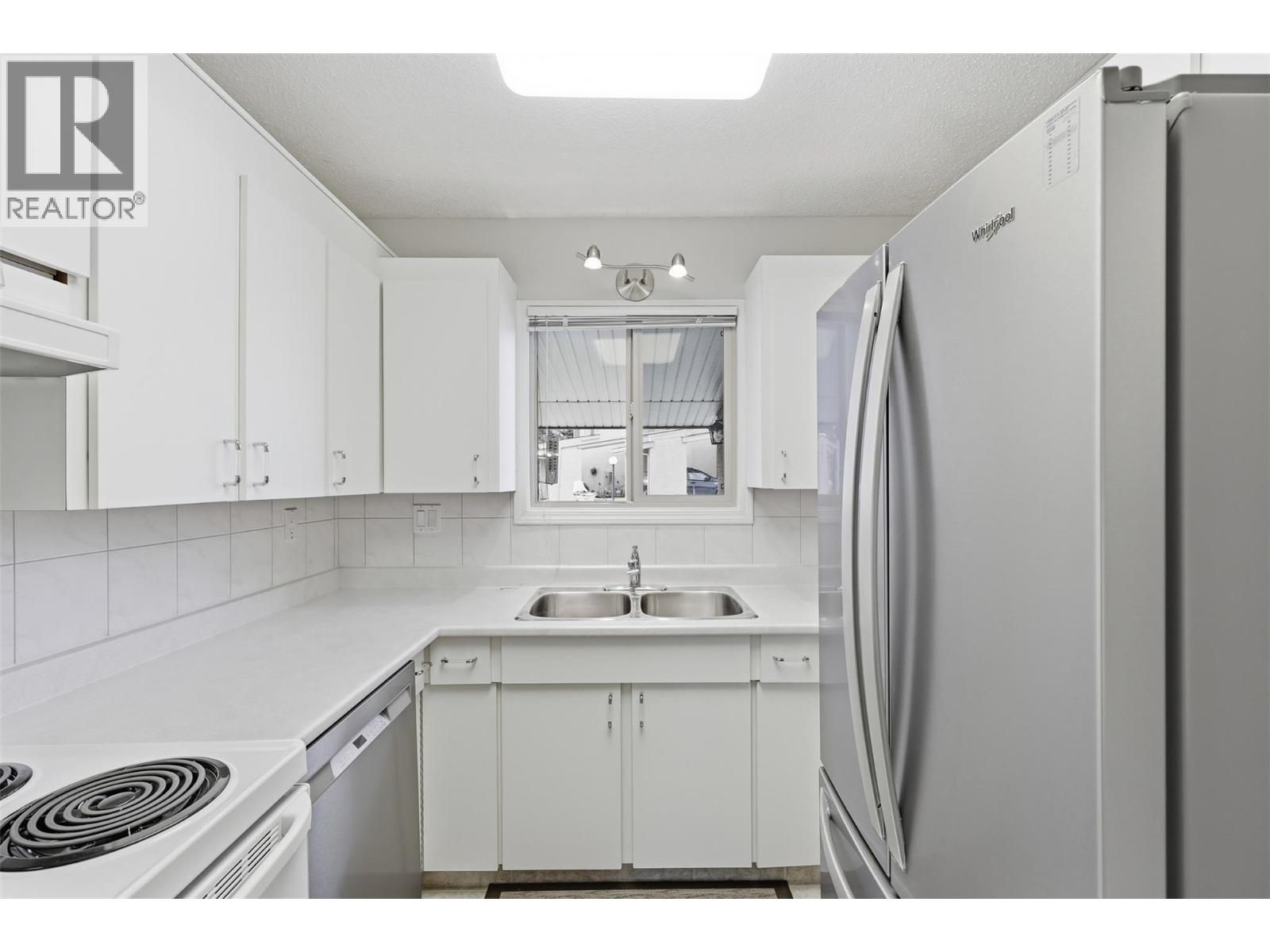 1555 SUMMIT Drive Unit# 14, Kamloops