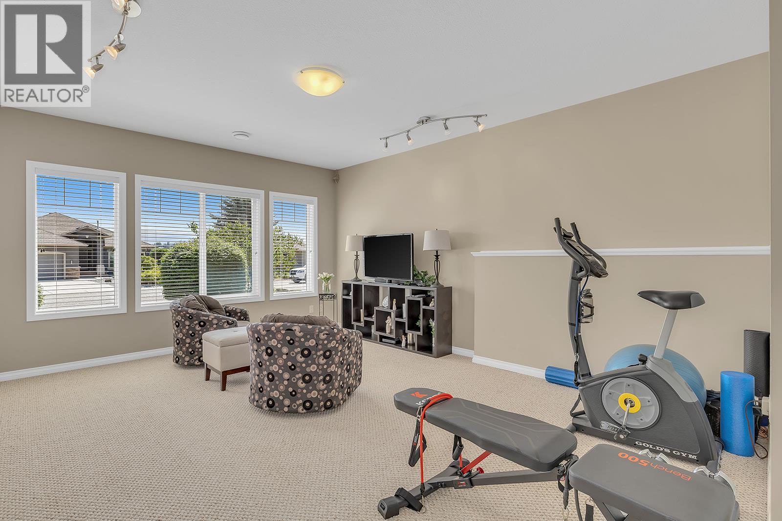  2040 Spyglass Way, West Kelowna