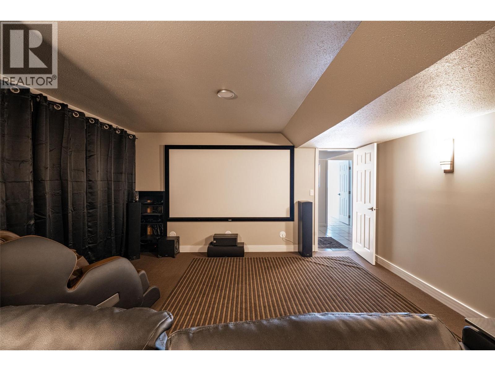  2102 Lillooet Court, Kelowna