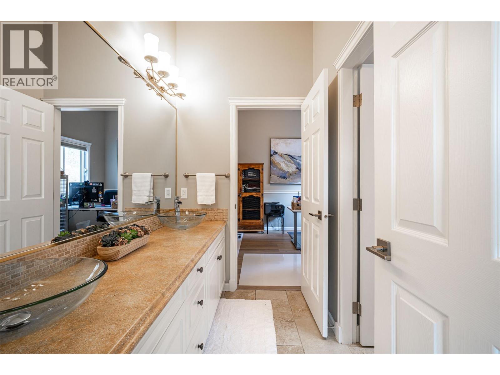  2102 Lillooet Court, Kelowna