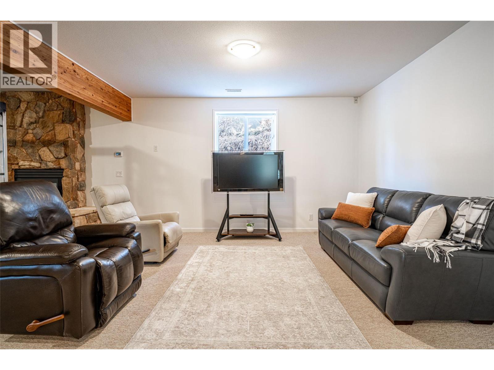  2102 Lillooet Court, Kelowna