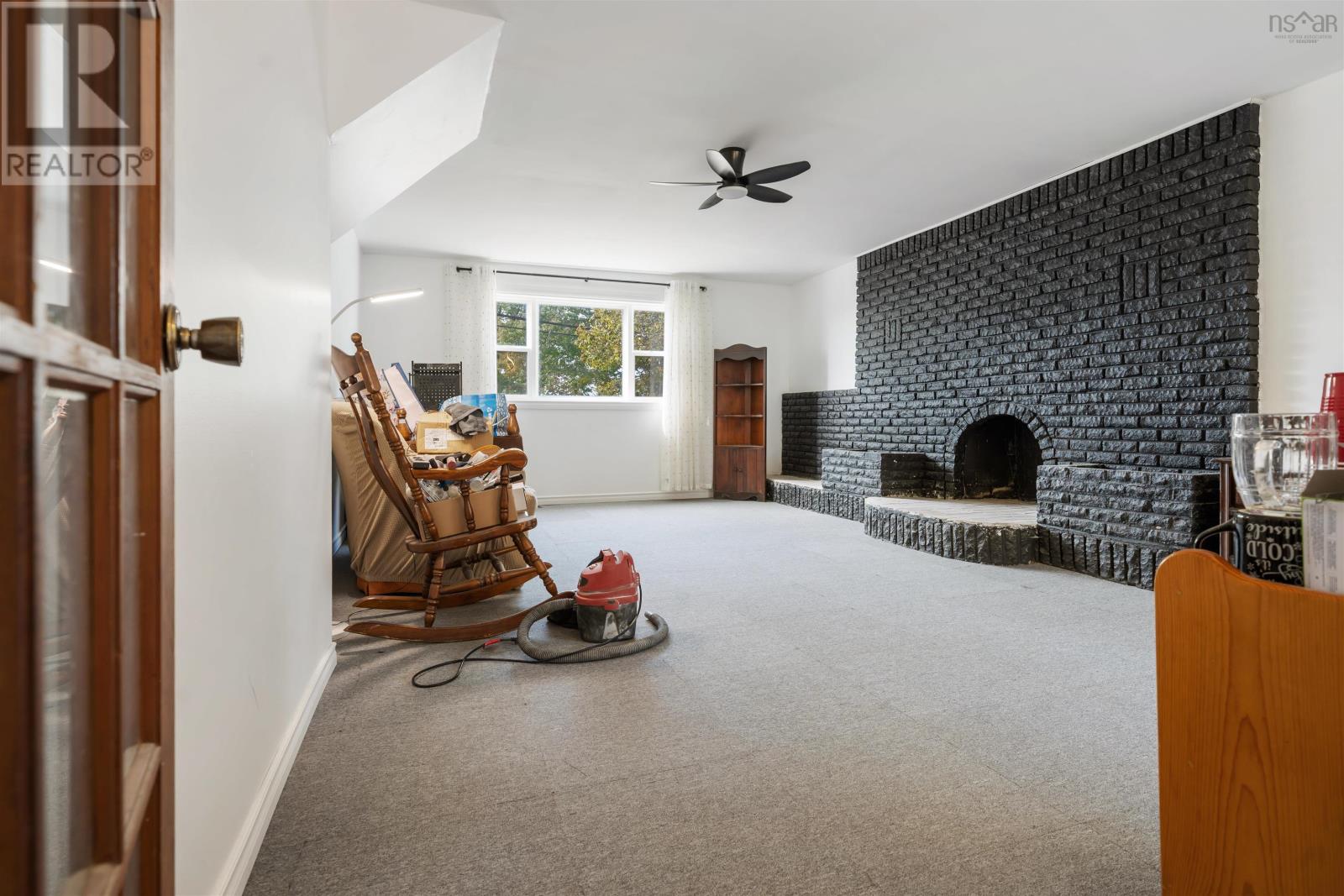 Property 16 of 49 of 90 High Street