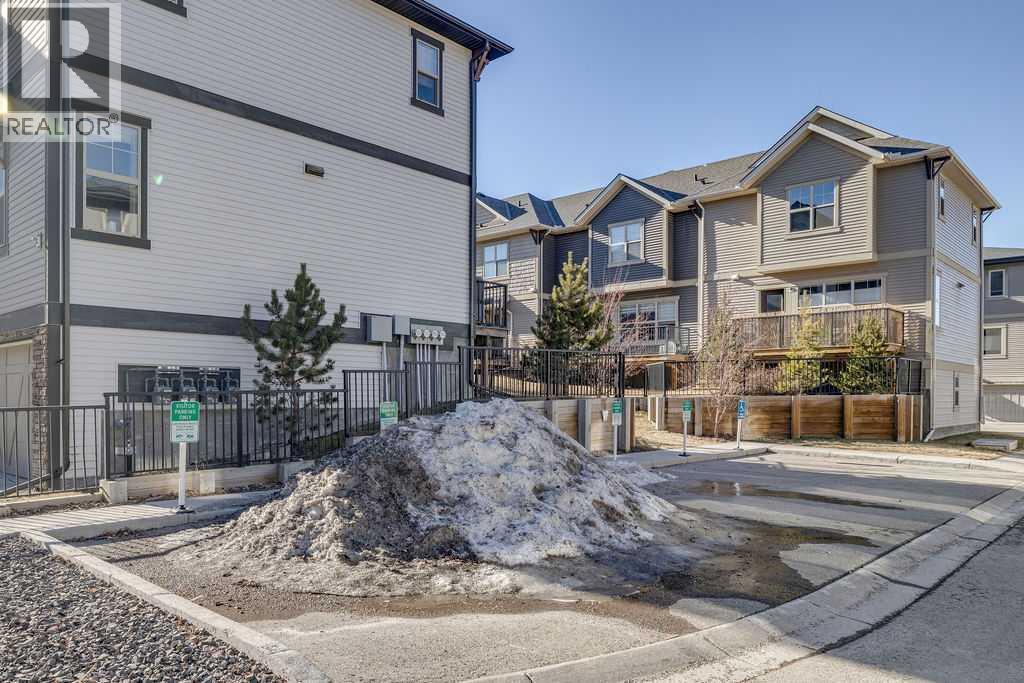 32 Horseshoe Crescent, Cochrane