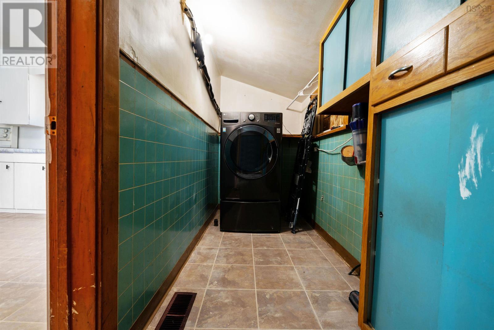 Property 13 of 49 of 90 High Street