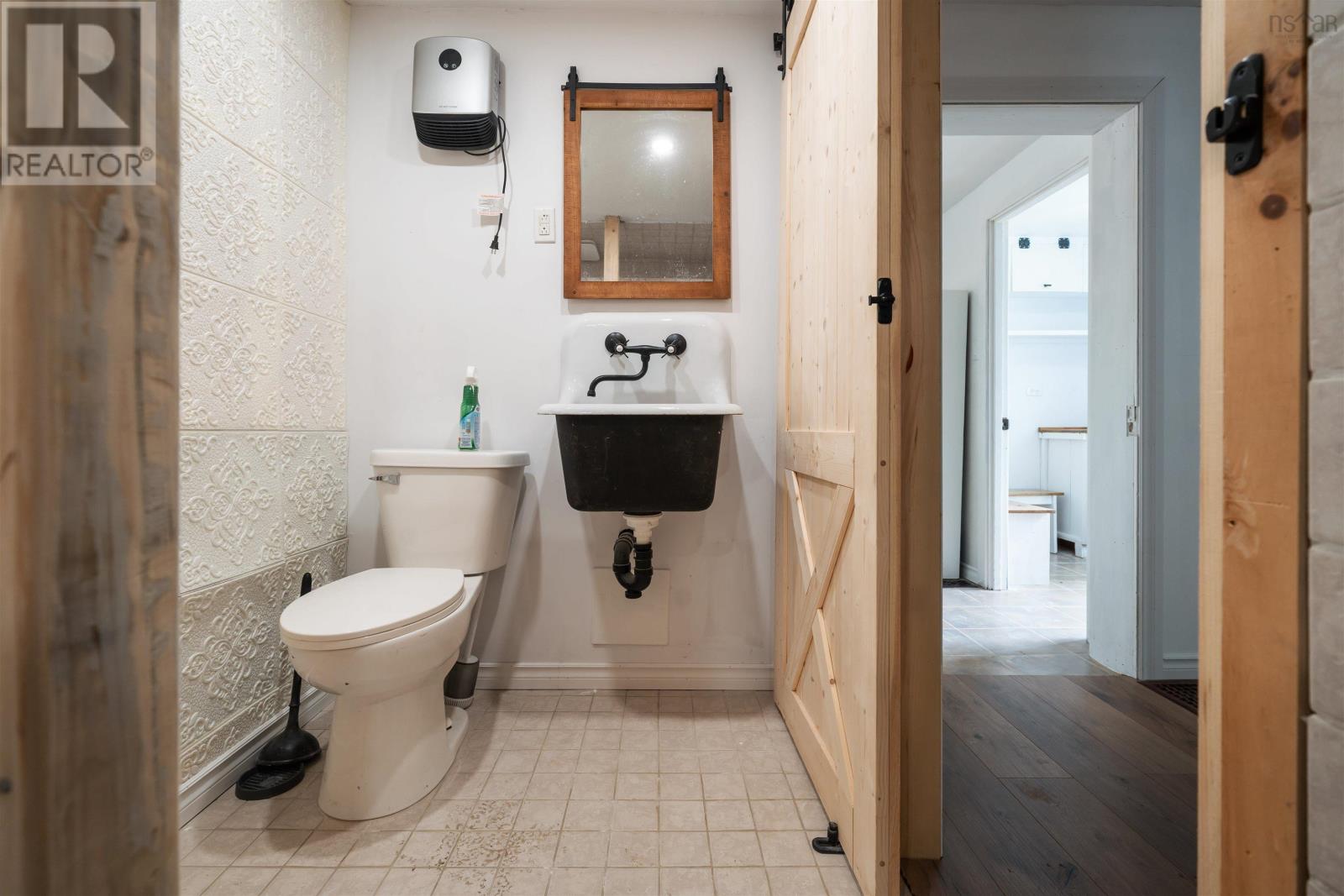 Property 21 of 49 of 90 High Street