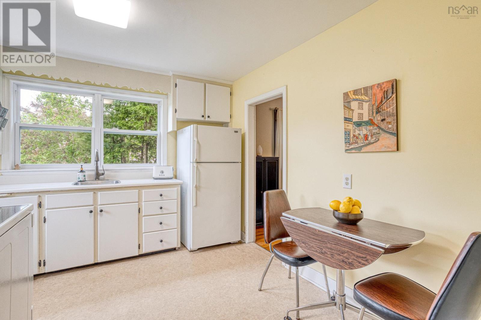 Property 18 of 30 of 38 Lawson Avenue