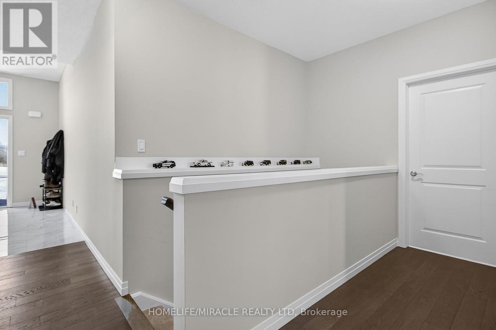 201 DEMPSEY DRIVE - Photo 5 of 11, Stratford, Ontario