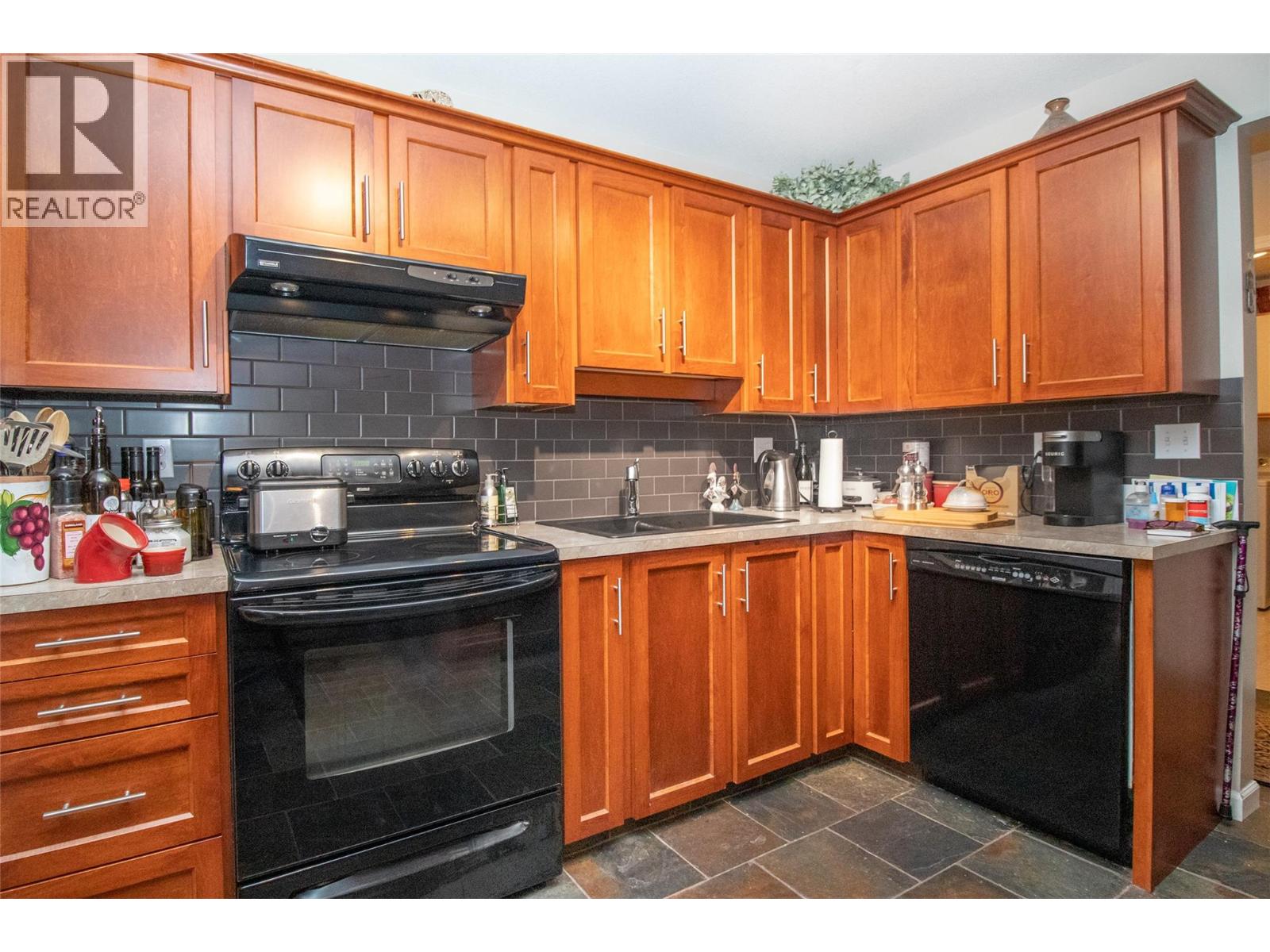 307 945 Lawrence Avenue, Kelowna