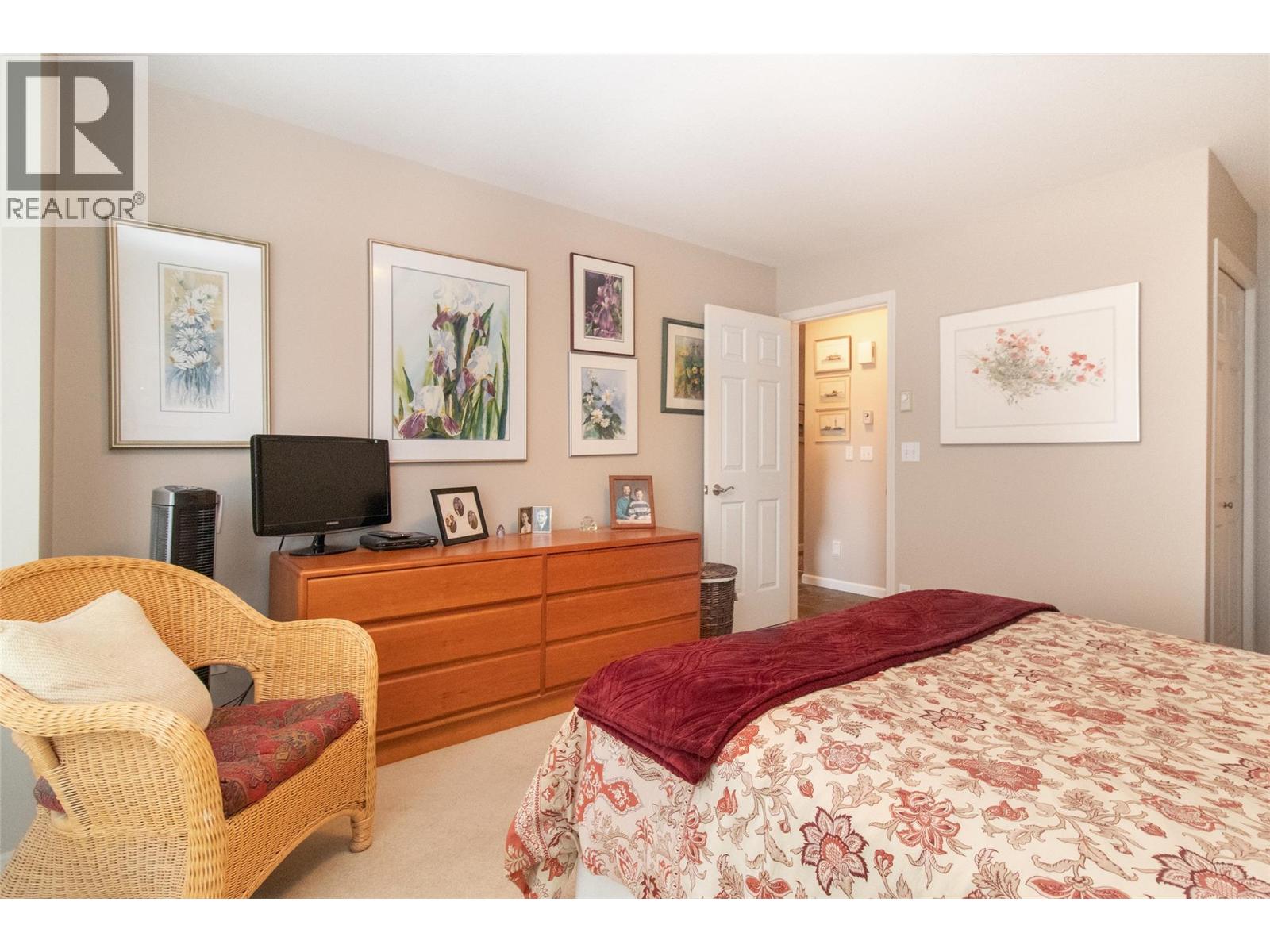 307 945 Lawrence Avenue, Kelowna