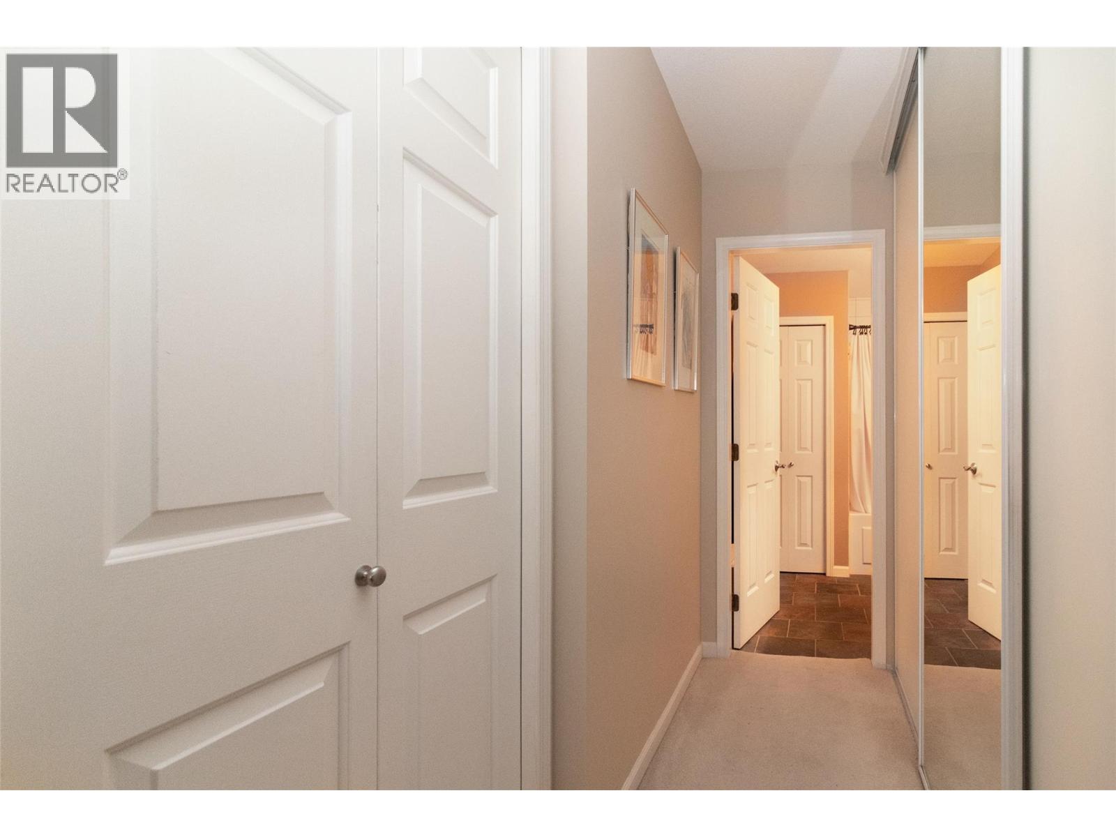 307 945 Lawrence Avenue, Kelowna