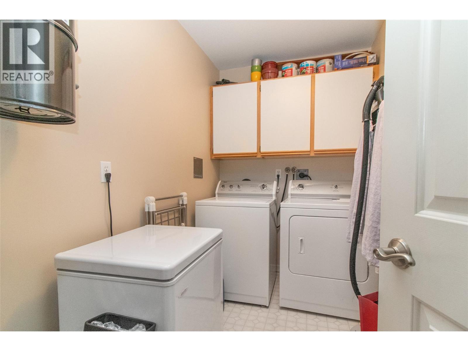 307 945 Lawrence Avenue, Kelowna