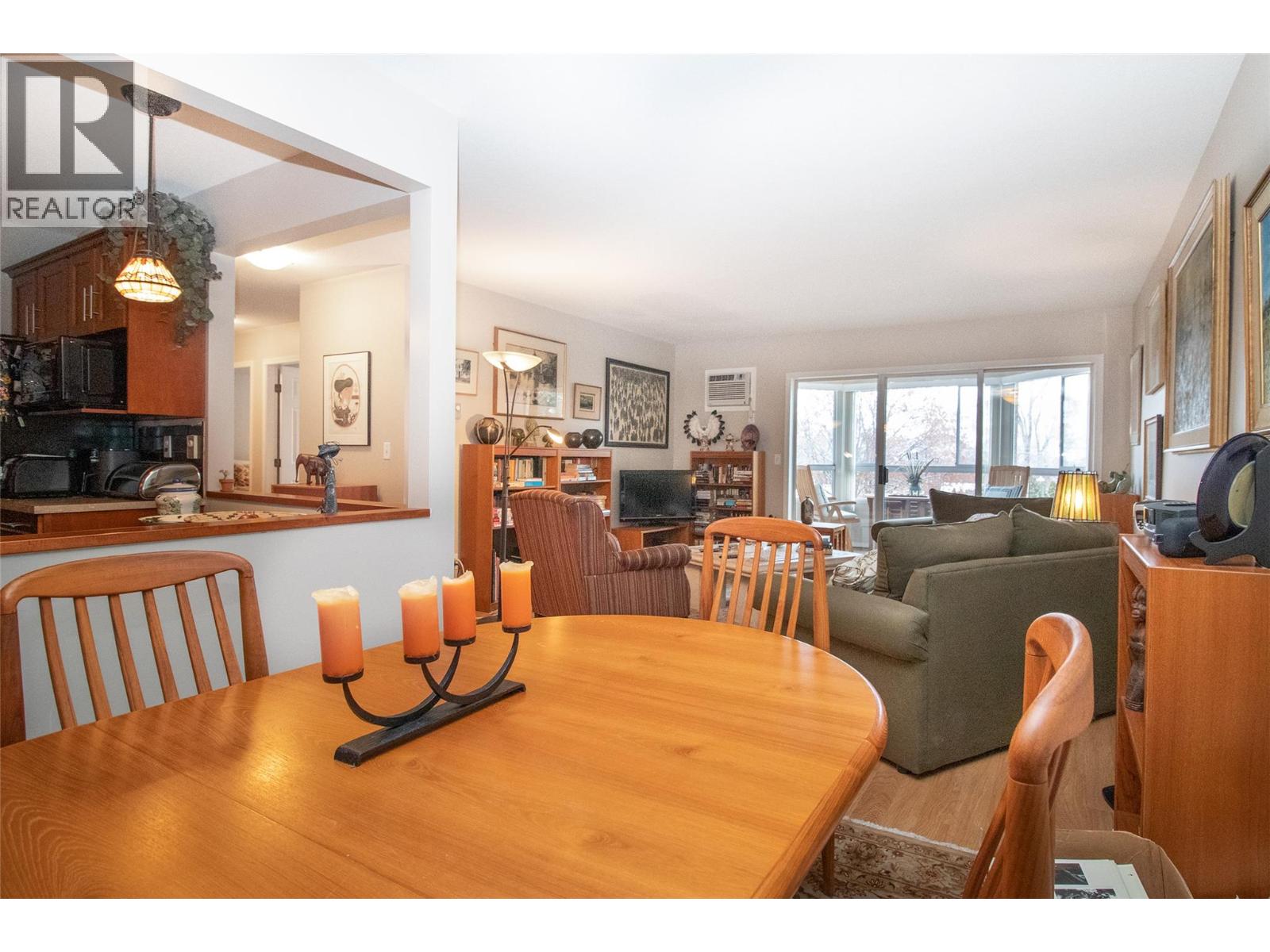 307 945 Lawrence Avenue, Kelowna