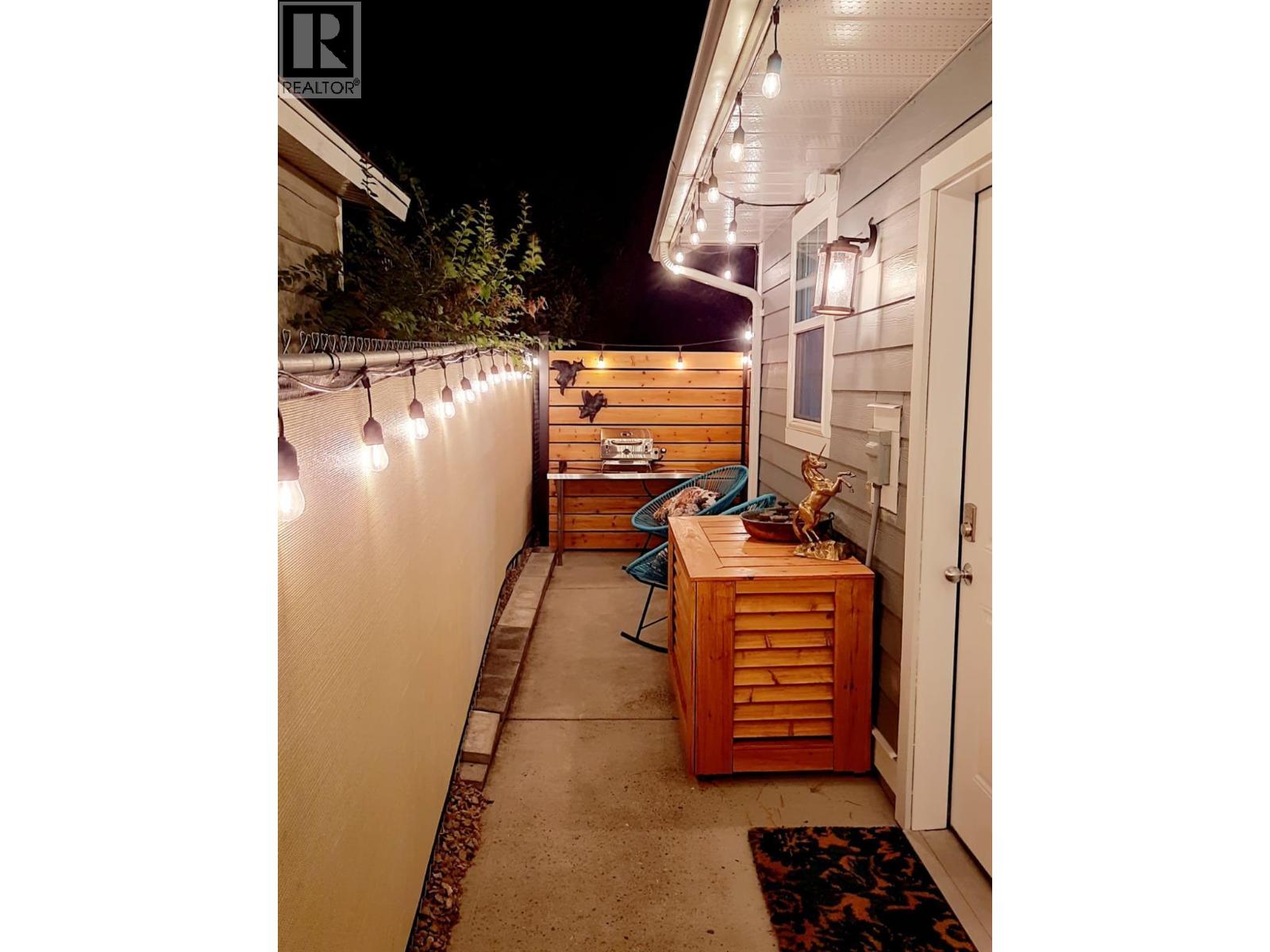  860 Fairview Road, Oliver