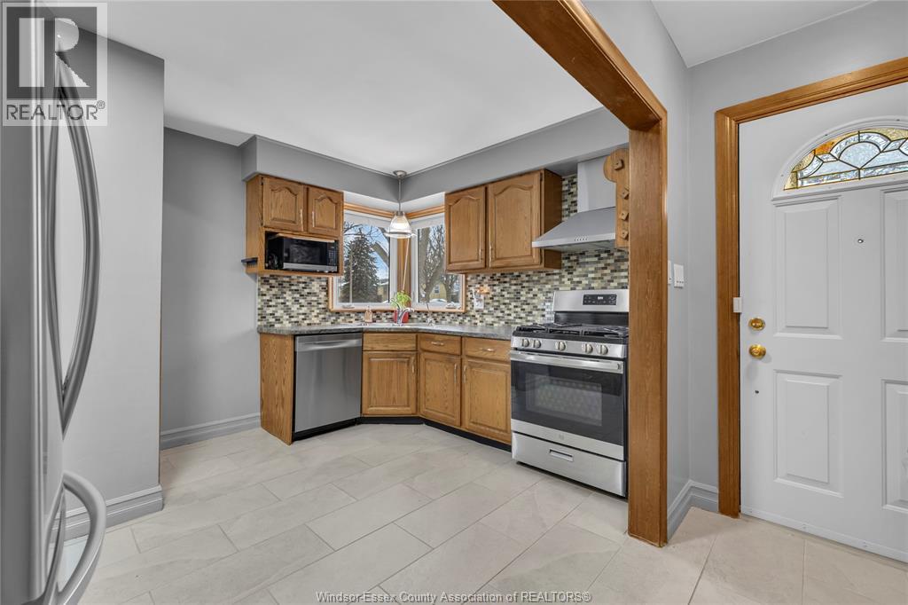 42 GRACE - Photo 5 of 36, Leamington, Ontario