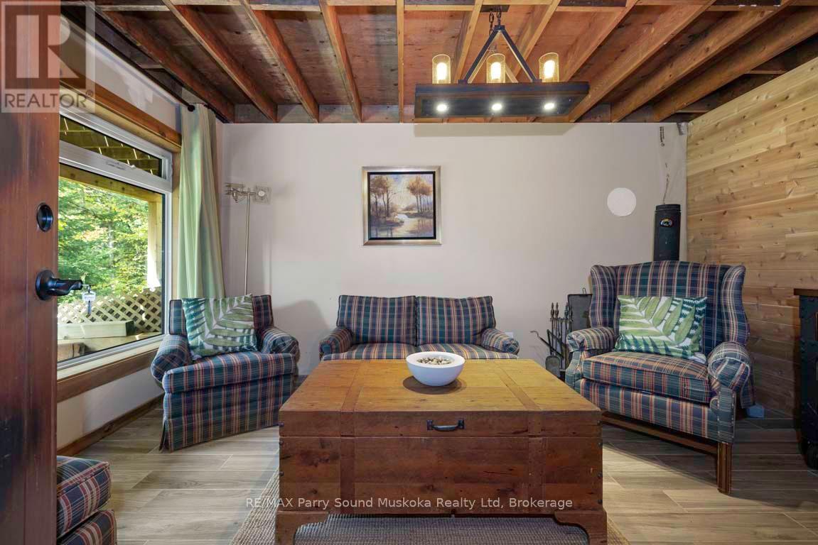 Family room w large picture window