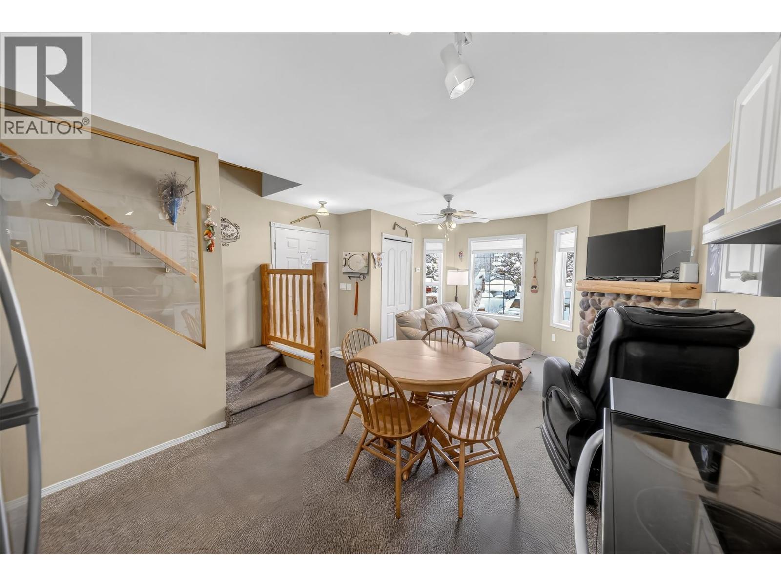 #438 400 Riverside Way - 11