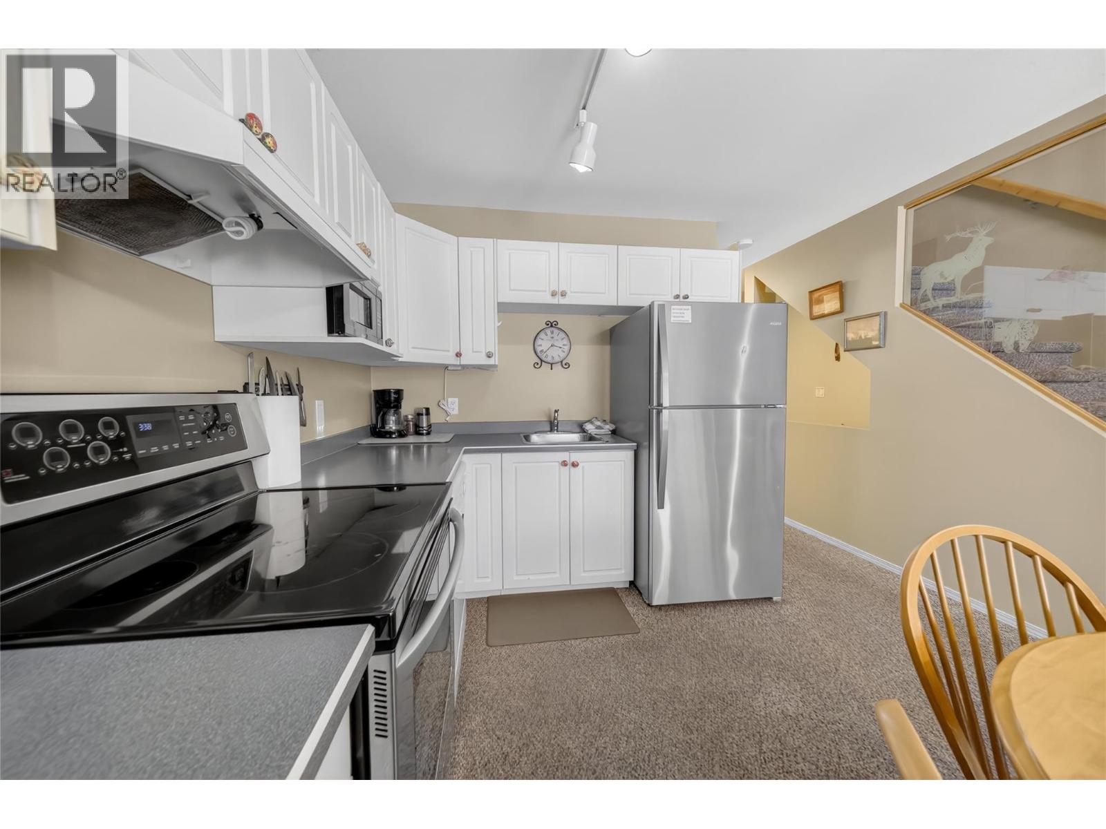 #438 400 Riverside Way - 16